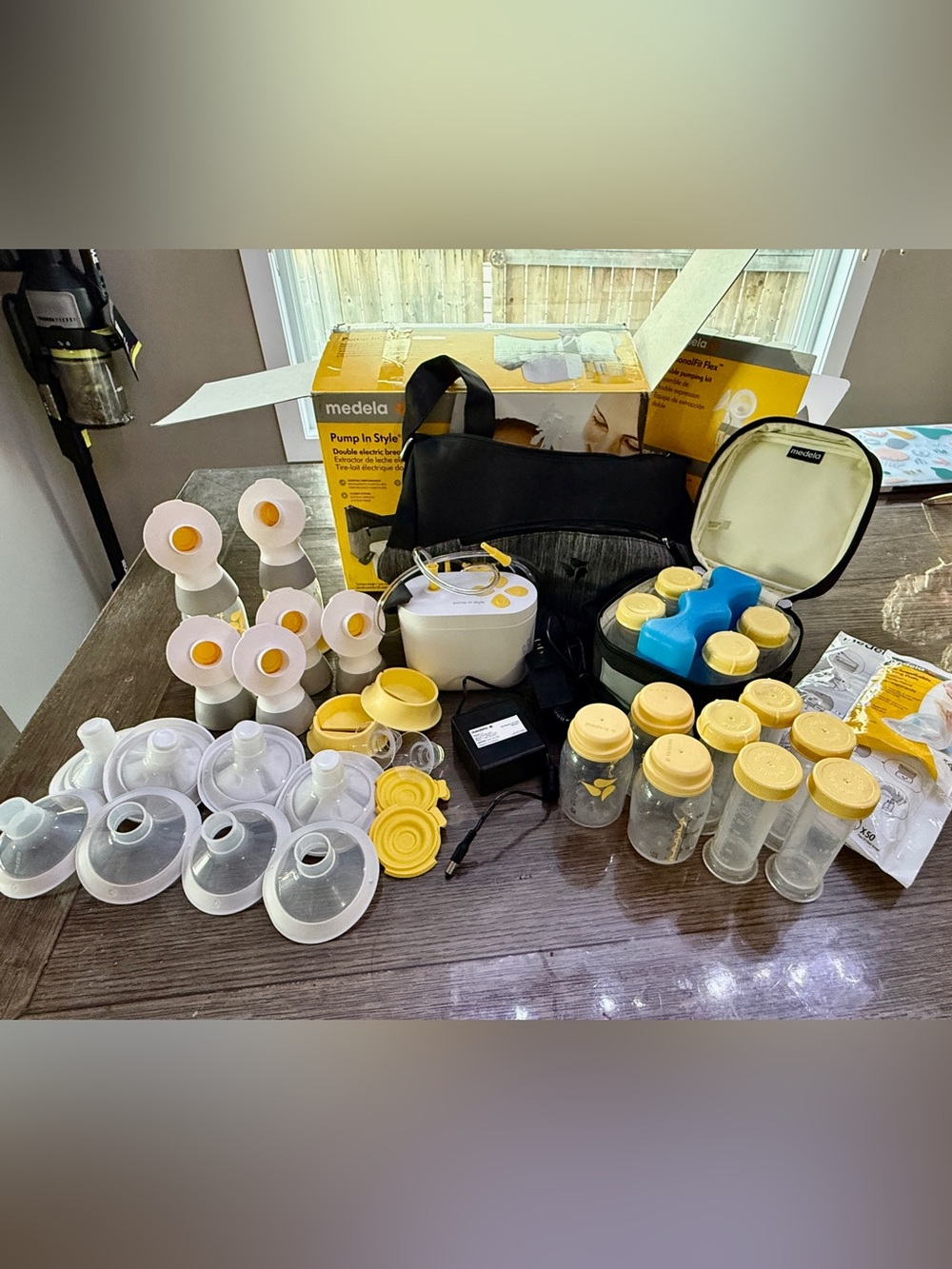 Medela pump in style & accessories